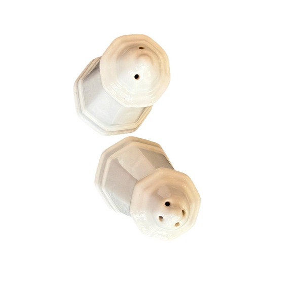 Pfaltzgraff Heritage Salt And Pepper - Picture 4 of 4